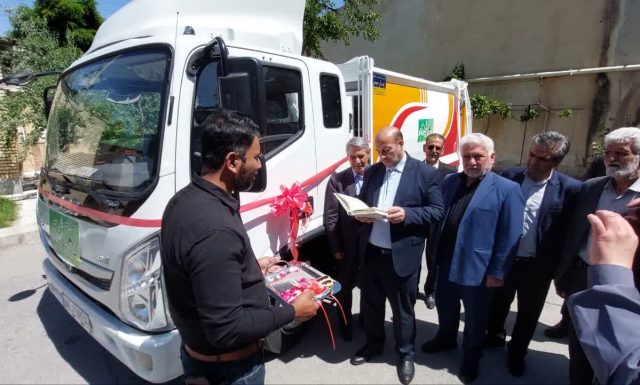 تحویل یک دستگاه خودروی حمل پسماند به دهیاری شیخ درآباد
