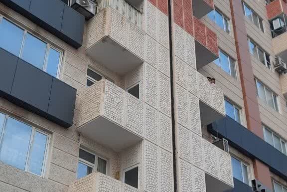 حریق در طبقه پنجم آپارتمان ۸ طبقه شهرک اندیشه مهار شد