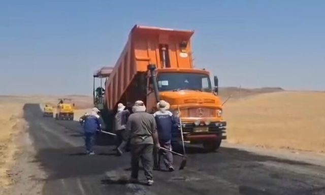 آغاز آسفالت‌ریزی دو محور روستایی در میانه