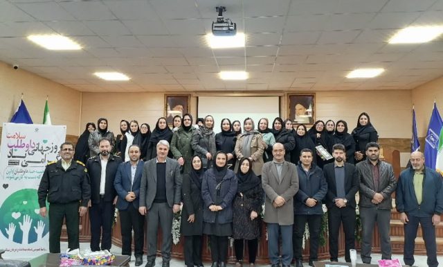 تجلیل از داوطلبان و رابطان سلامت میانه