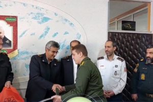 تجلیل از سرباز فداکار عرشیا حضرتی در حادثه آتش‌سوزی پاساژ حسینیان