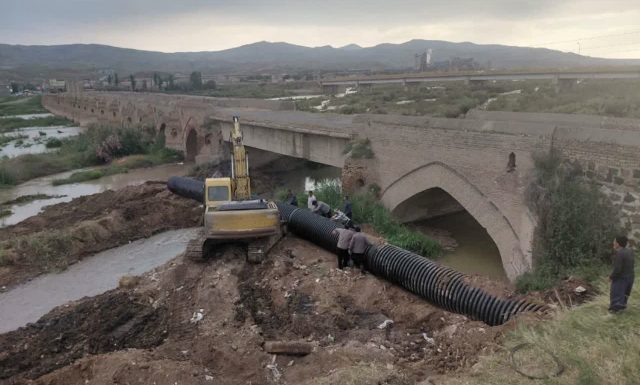 رفع مشکل فاضلاب در مجاورت پل تاریخی راه‌آهن میانه