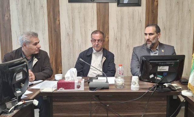 تلاش مضاعف ستاد تسهیل برای رفع موانع تولید در میانه