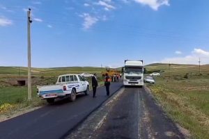 بازدید فرماندار ویژه میانه از پروژه راهسازی روستای گلوجه