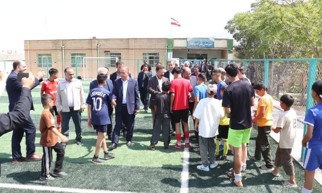 افتتاح چمن مصنوعی و نوسازی ناوگان خدمات شهری آچاچی