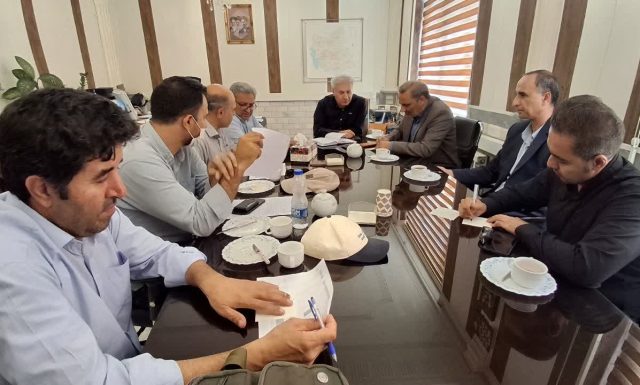 بررسی مشکلات مساکن ۵۰۲ واحدی در میانه