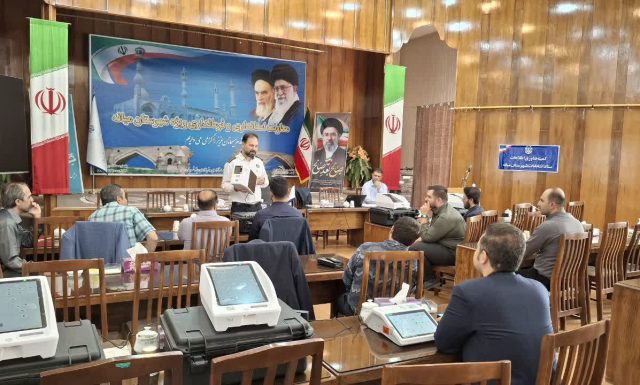 مانور انتخاباتی در میانه برگزار شد