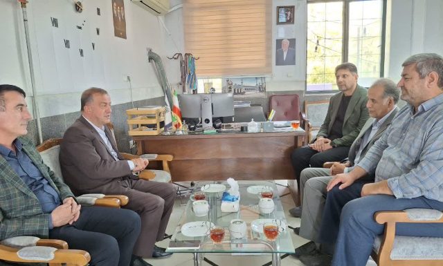 مشایخی: اتاق اصناف میانه ارتباط با بازاریان را تقویت کند